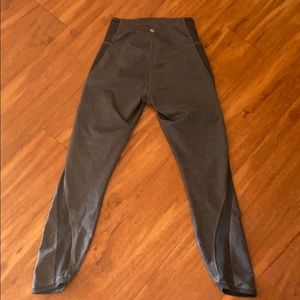 New Lululemon grey women’s workout pants size 6